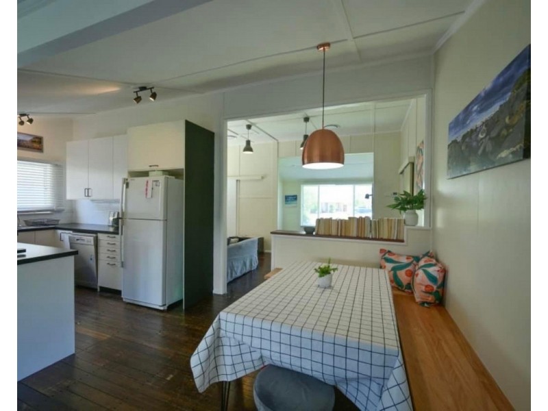 36 Old Bar Road, Old Bar NSW 2430