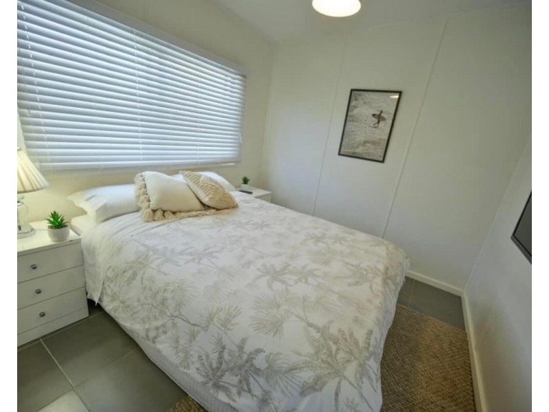 36 Old Bar Road, Old Bar NSW 2430