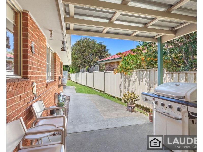 2/27 Carrabeen Drive, Old Bar NSW 2430