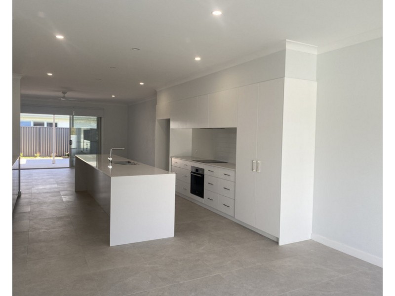 20 Banyula Drive, Old Bar NSW 2430