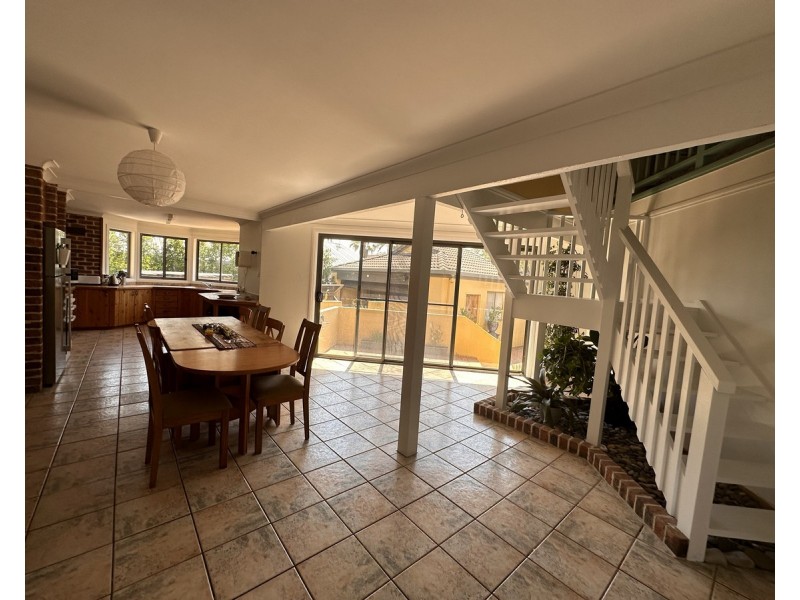 15 Spinnaker Cove, Wallabi Point NSW 2430