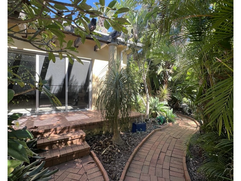 15 Spinnaker Cove, Wallabi Point NSW 2430