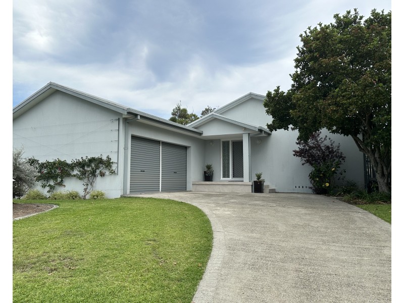 13 Spinnaker Cove, Wallabi Point NSW 2430