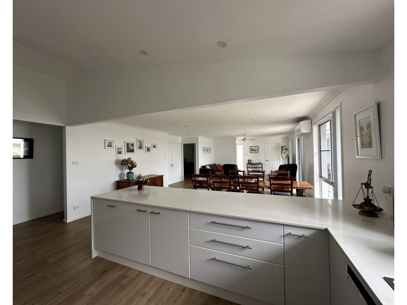 13 Spinnaker Cove, Wallabi Point NSW 2430