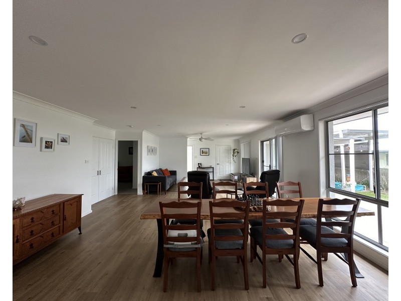 13 Spinnaker Cove, Wallabi Point NSW 2430