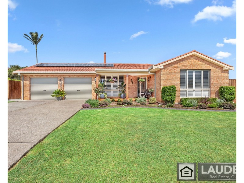 1 Laurina Close, Old Bar NSW 2430