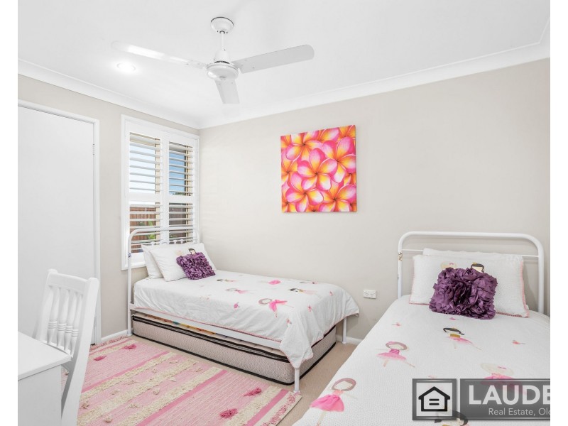 1 Laurina Close, Old Bar NSW 2430