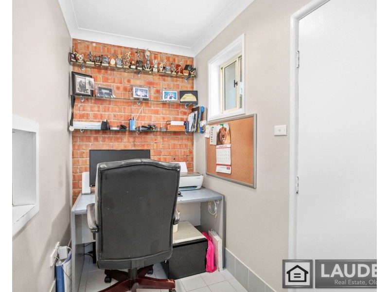1 Laurina Close, Old Bar NSW 2430