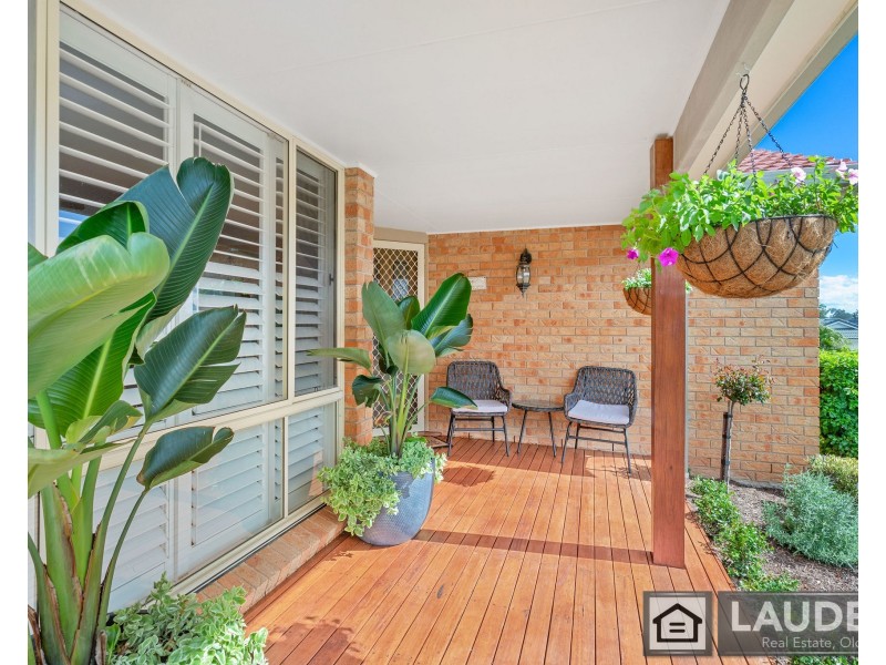 1 Laurina Close, Old Bar NSW 2430