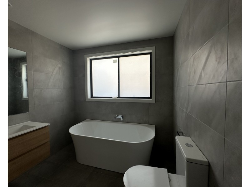 3b Retreat Close, Old Bar NSW 2430