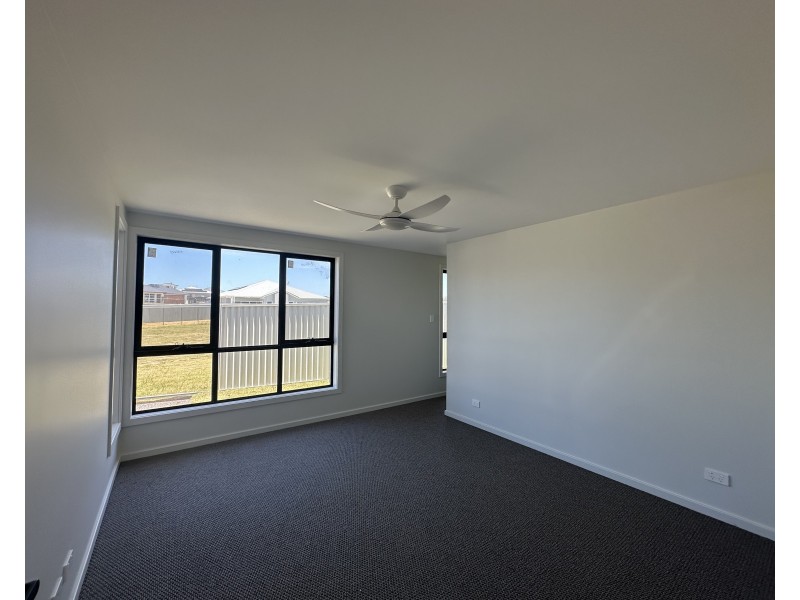 3b Retreat Close, Old Bar NSW 2430