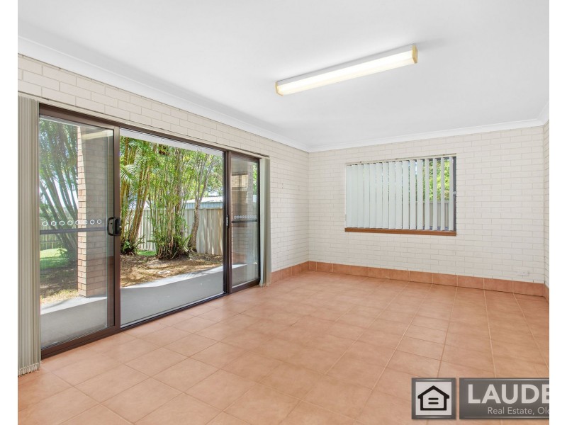 17 Old Bar Road, Old Bar NSW 2430