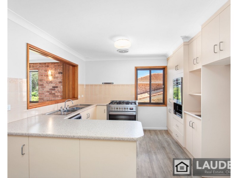 17 Old Bar Road, Old Bar NSW 2430