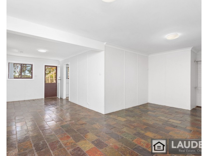 17 Old Bar Road, Old Bar NSW 2430