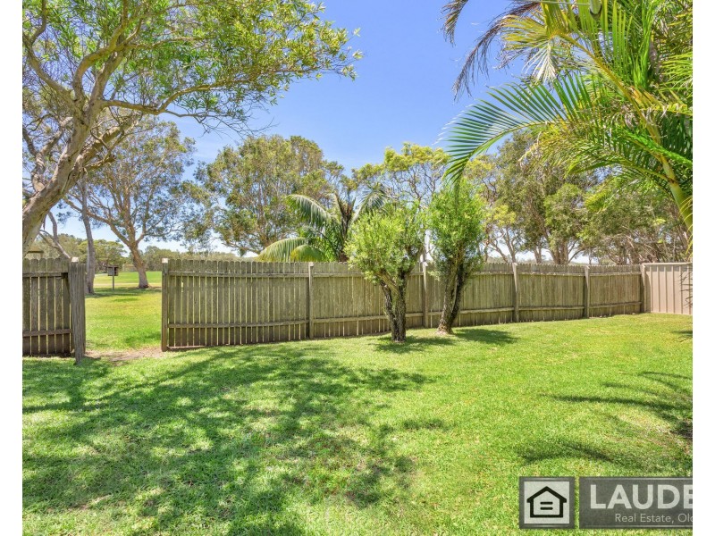17 Old Bar Road, Old Bar NSW 2430