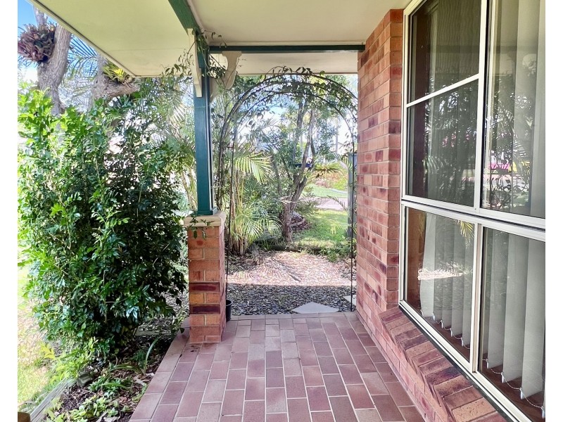 2/3 Silkyash Close, Old Bar NSW 2430