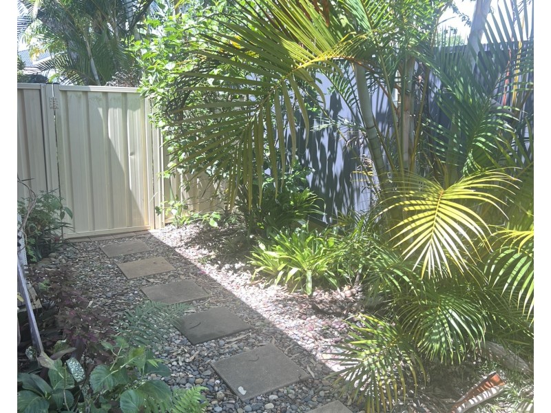 2/3 Silkyash Close, Old Bar NSW 2430