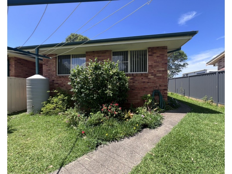 2/3 Silkyash Close, Old Bar NSW 2430