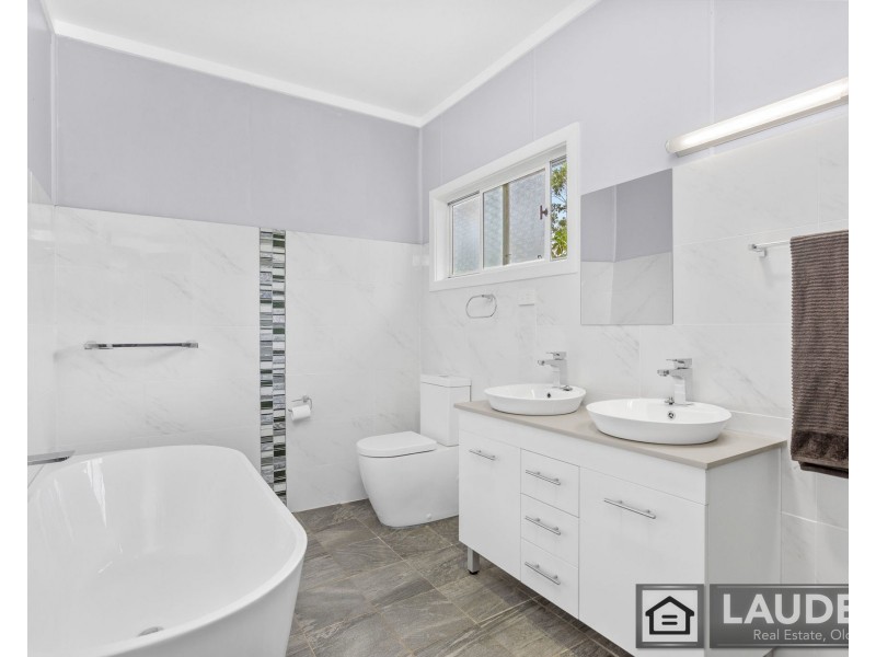 28 Carramar Drive, Mitchells Island NSW 2430