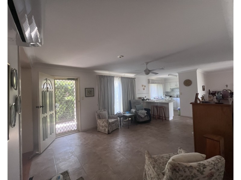 1/12 Eucalypt Close, Old Bar NSW 2430
