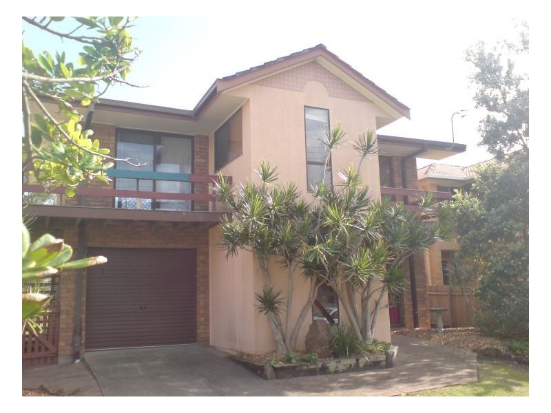 13 Lewis Street, Old Bar NSW 2430