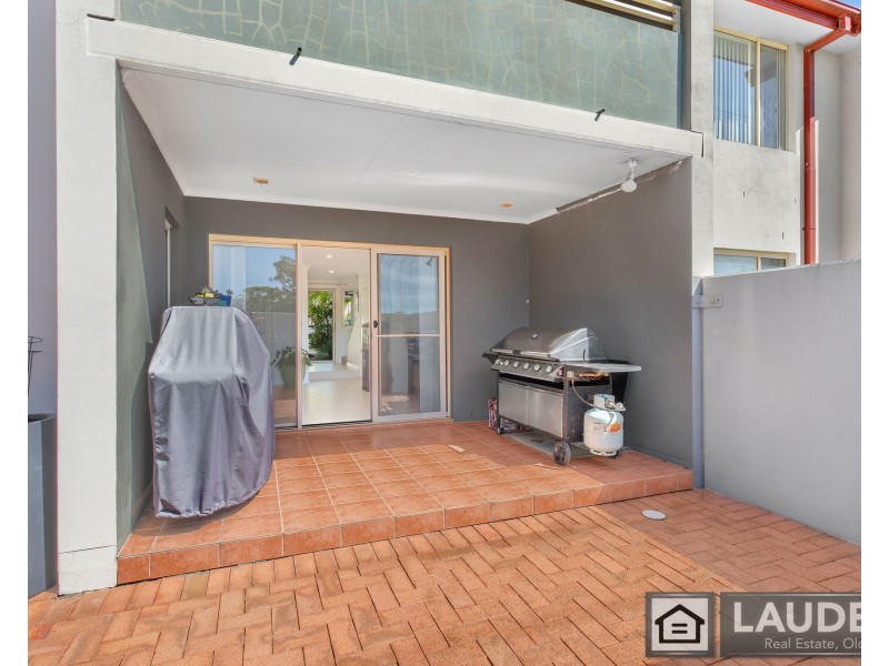 4/2 Mistral Place, Old Bar NSW 2430
