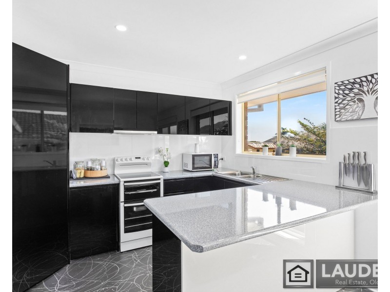 2/91 Old Bar Road, Old Bar NSW 2430