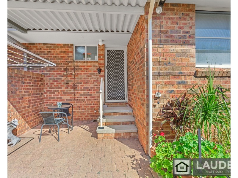 2/91 Old Bar Road, Old Bar NSW 2430