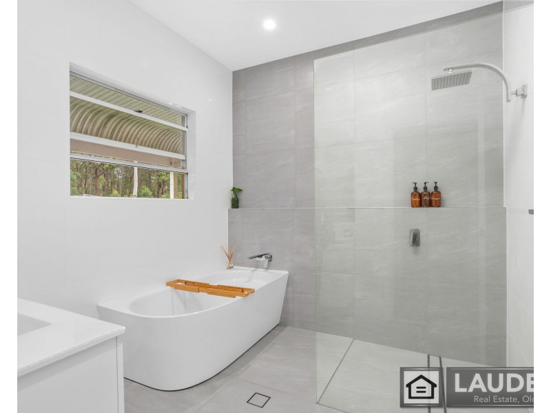 5 Jay Close, Old Bar NSW 2430