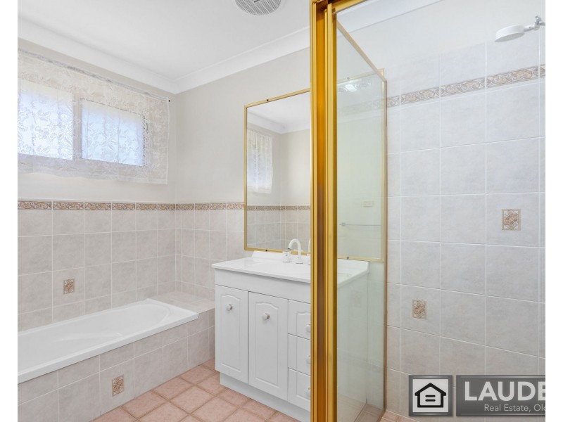 1 Gannet Crescent, Old Bar NSW 2430