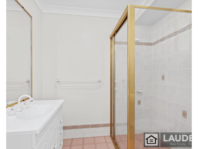 1 Gannet Crescent, Old Bar NSW 2430