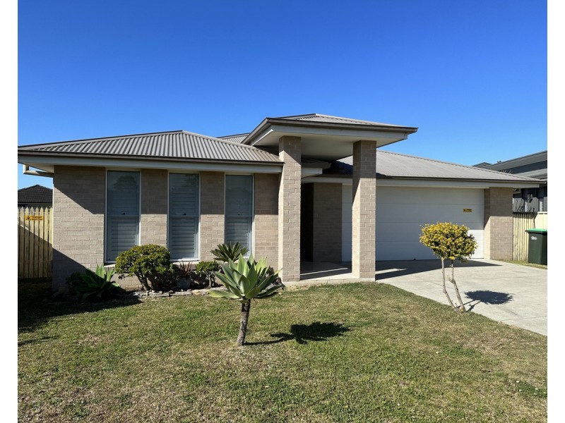 33 Bluehaven Drive, Old Bar NSW 2430