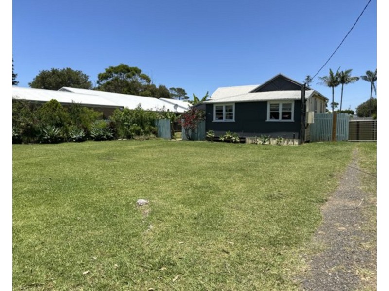 28 Old Bar Road, Old Bar NSW 2430