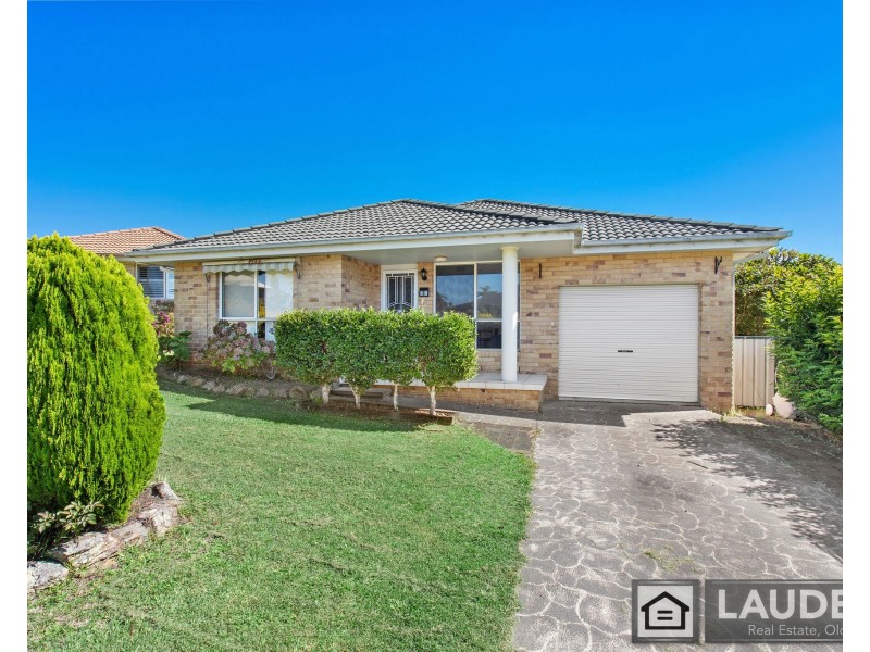 8 Snoewood Street, Old Bar NSW 2430