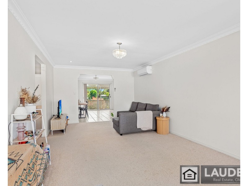 8 Snoewood Street, Old Bar NSW 2430