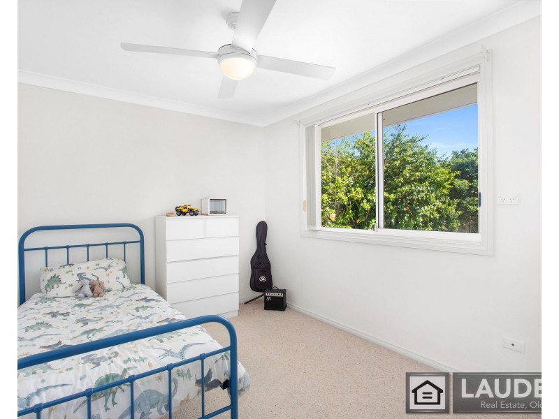 8 Snoewood Street, Old Bar NSW 2430