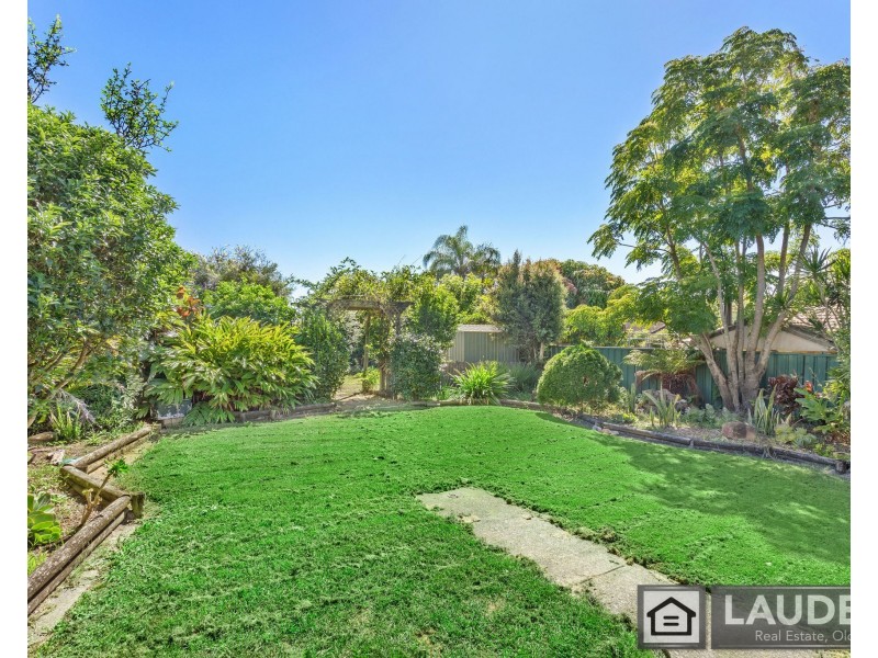 8 Snoewood Street, Old Bar NSW 2430