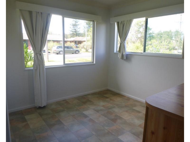 27 Waterman Street, Old Bar NSW 2430