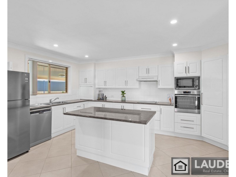 4 Curlew Place, Old Bar NSW 2430