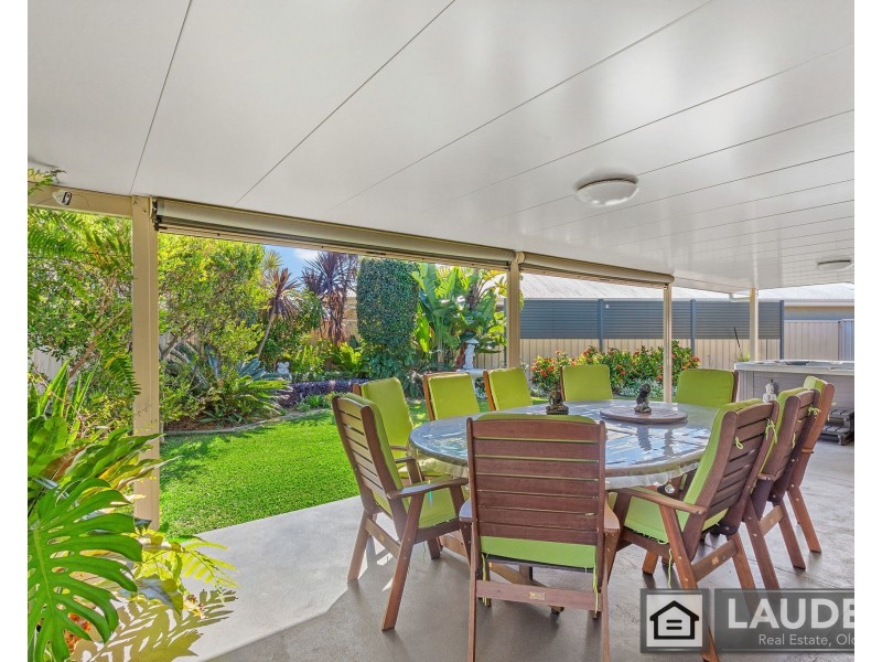 4 Curlew Place, Old Bar NSW 2430