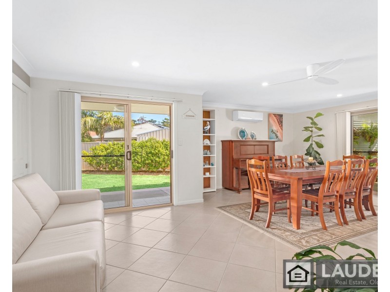 4 Curlew Place, Old Bar NSW 2430