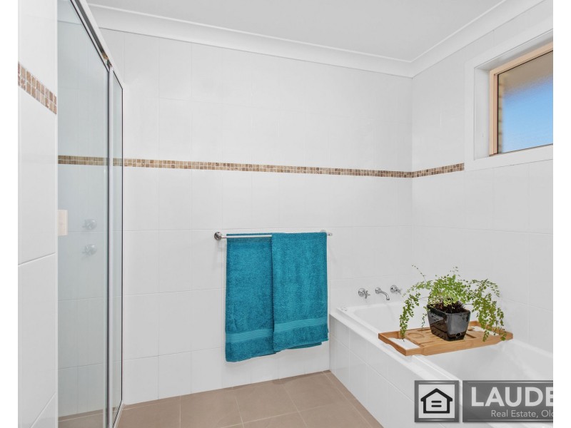 4 Curlew Place, Old Bar NSW 2430