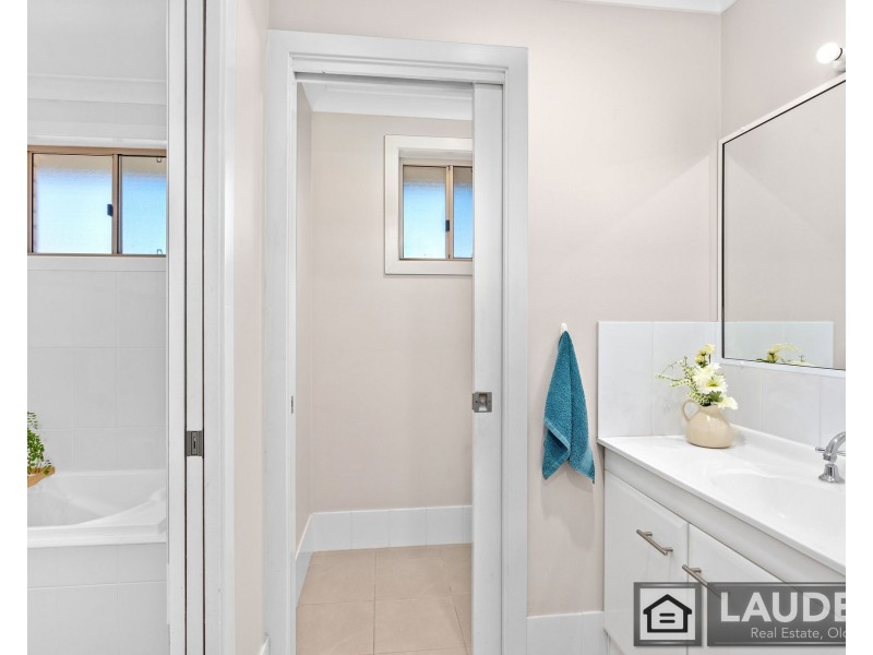 4 Curlew Place, Old Bar NSW 2430