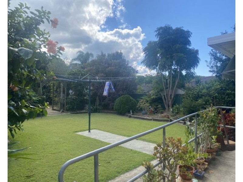 8 Snoewood Street, Old Bar NSW 2430