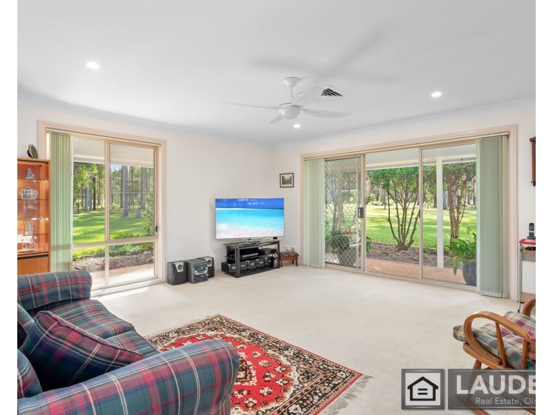 10 Kolinda Drive, Old Bar NSW 2430
