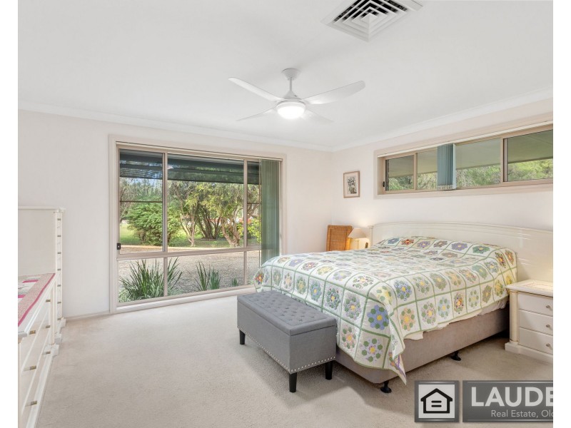 10 Kolinda Drive, Old Bar NSW 2430