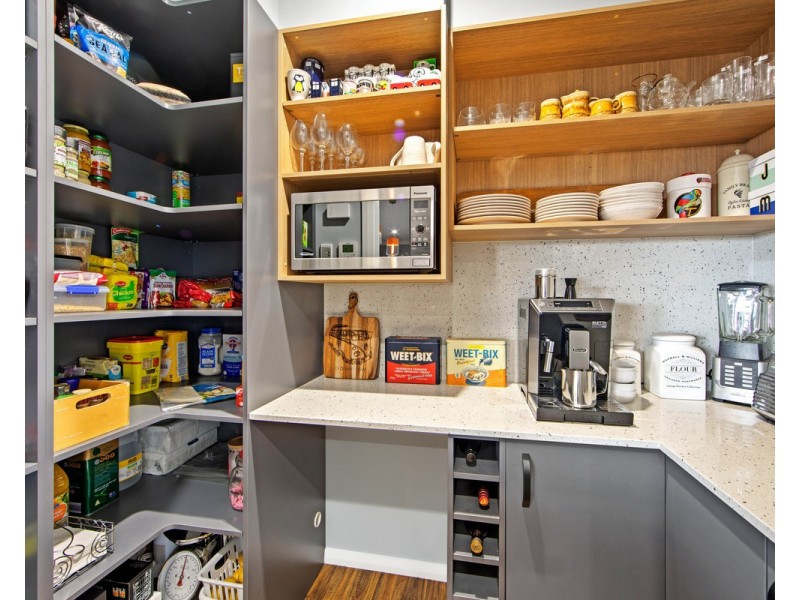7 Ondaroo Crest, Old Bar NSW 2430