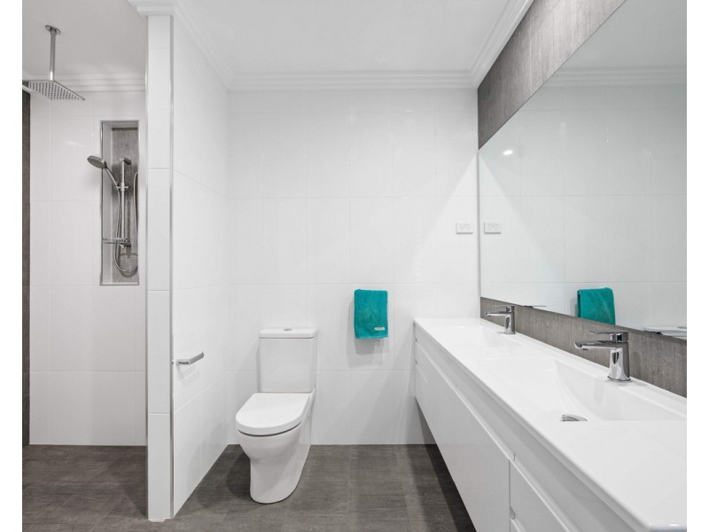 7 Ondaroo Crest, Old Bar NSW 2430