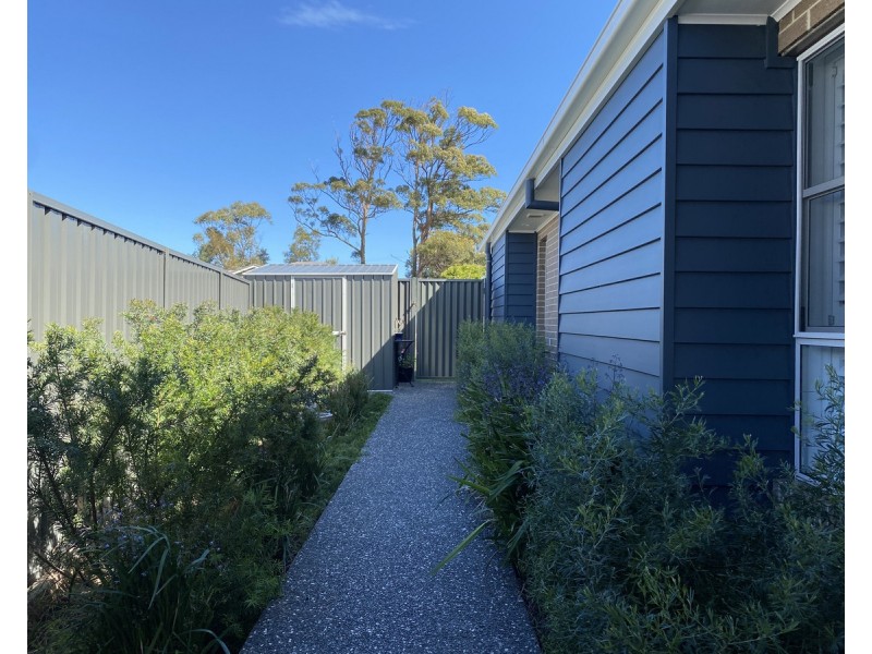 7 Ondaroo Crest, Old Bar NSW 2430