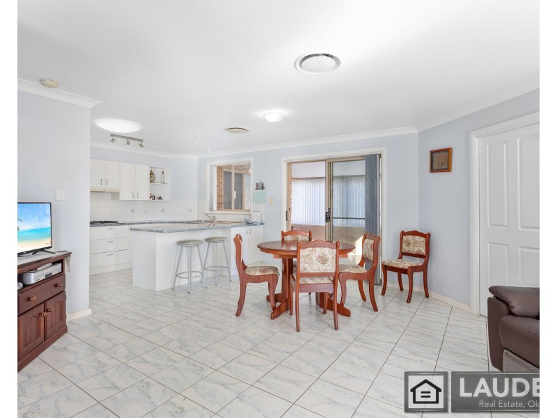 1/6 Ivy Crescent, Old Bar NSW 2430